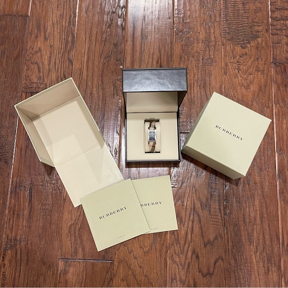 AUTHENTIC BURBERRY adjustable watch - Picture 2 of 12